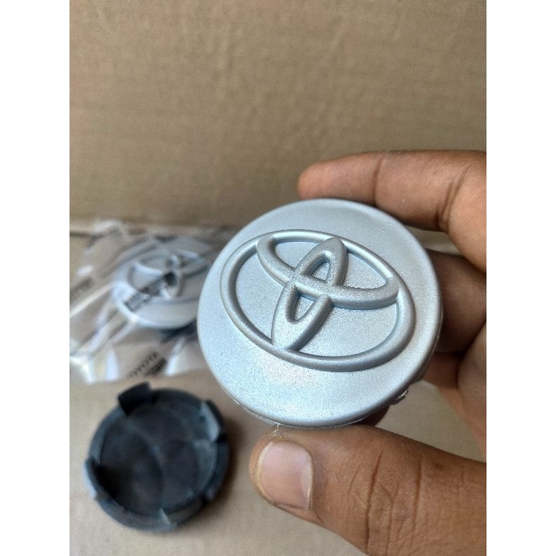 DOP RODA TUTUP CENTER VELG TOYOTA KIJANG INNOVA RING 15 SILVER