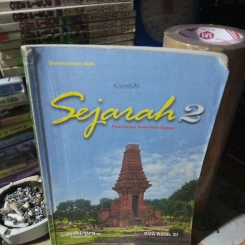 BUKU SEJARAH PEMINATAN ILMU ILMU SOSIAL UNTUK SMA KELAS XI/2 REVISI K13 PENERBIT YUDISTIRA