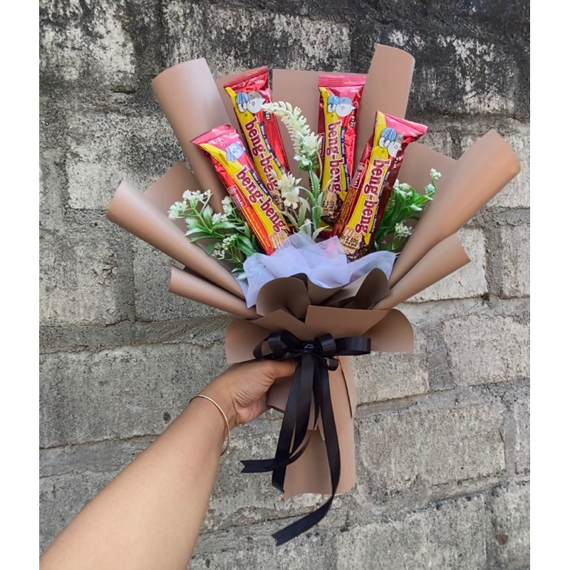 

buket snack dan bunga artificial ekonomis murah