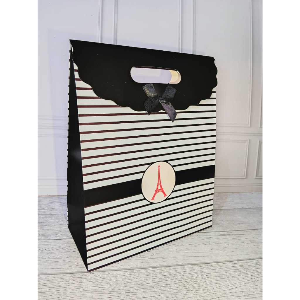 

PAPER BAG PITA SEDANG MOTIF PARIS/PAPER BAG PITA SEDANG