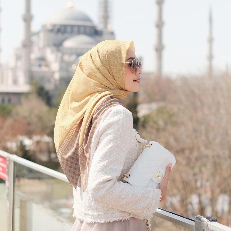 Preloved Vanilla Hijab Monogram in Yellow