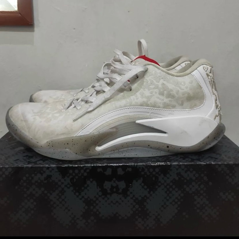 Jordan Zion 3 Cement Grey