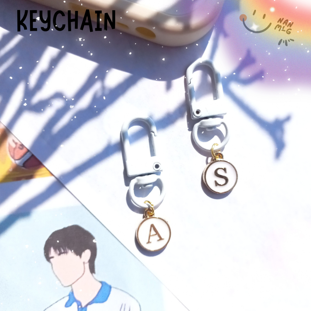 KEYCHAIN EpoXy Putih  Gantungan TAs Custom inisial  0520 Nanmlg