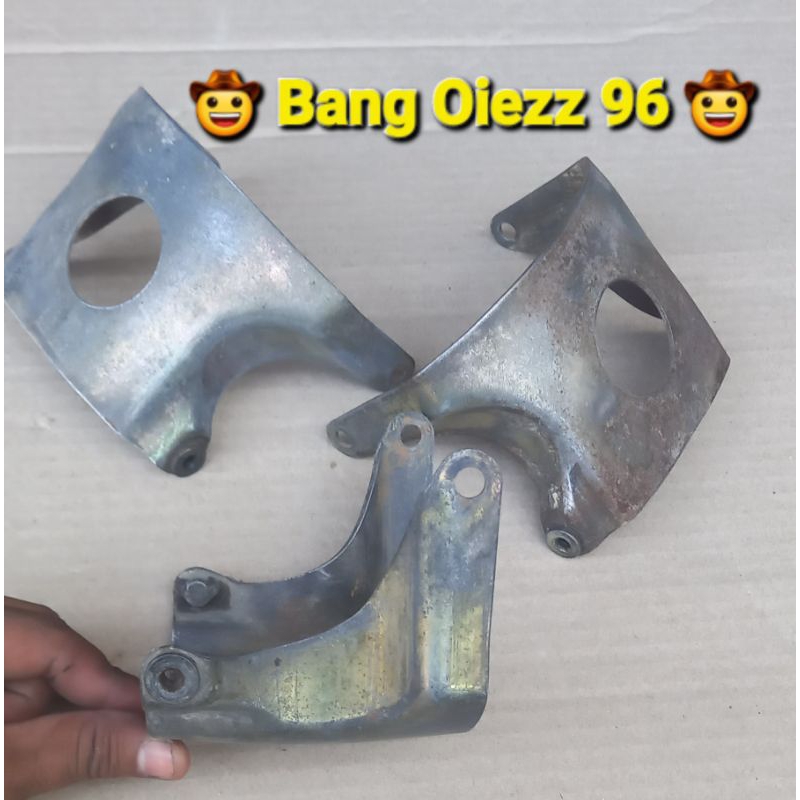 Breaket dudukan spakbor selebor depan Tiger Revo original copotan