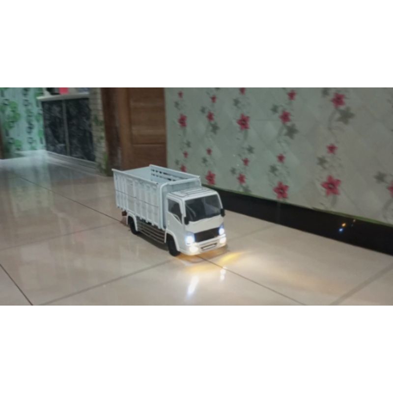 miniatur truk rc giga/canter skala 1/14