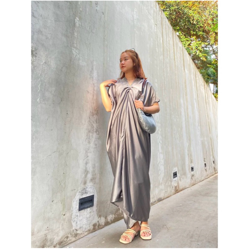 KAFTAN POLOS WANITA SATIN MAXMARA ELEGANT / KAFTAN POLOS SATIN SILK PREMIUM / KAFTAN LEBARAN SATIN P