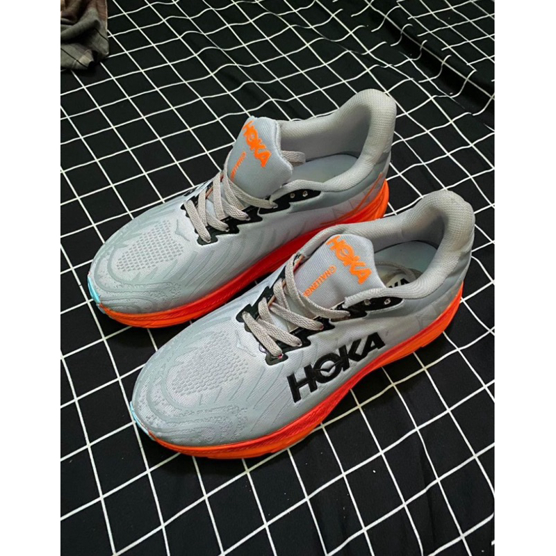 Sepatu HOKA oneone