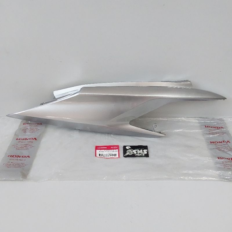 Cover Body Kanan Silver Vario Karbu 110 Techno Original 83500 KVB N50DSM