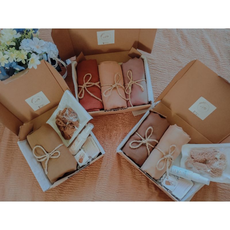 

Hampers Hijab Murah