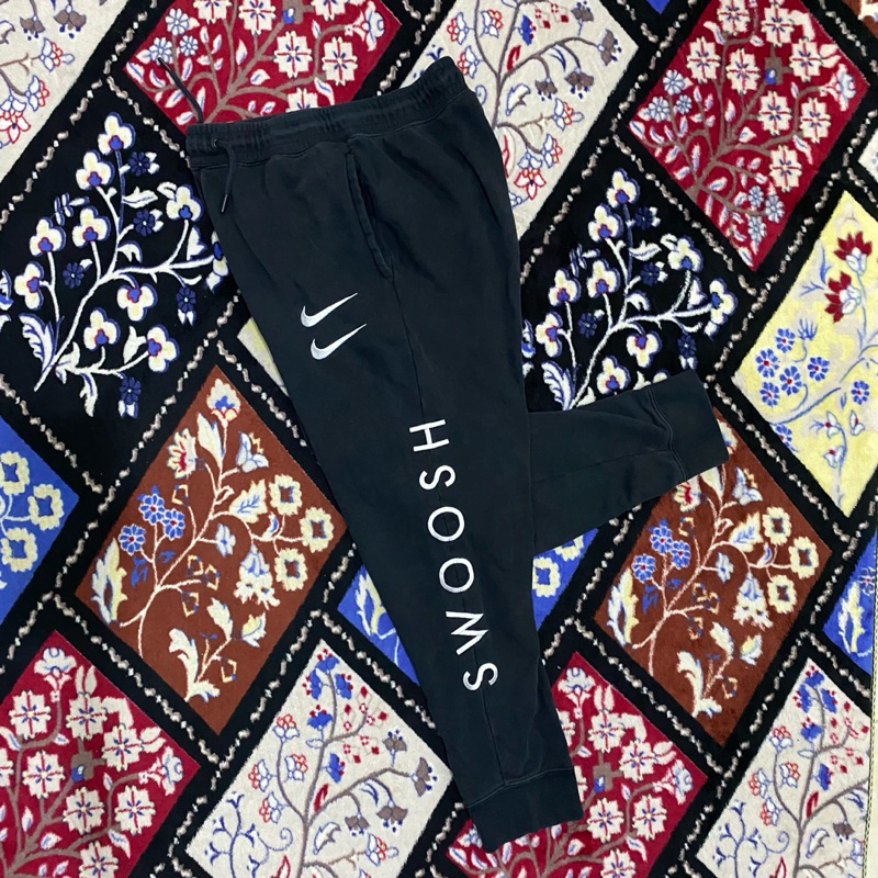Celana Jogger Nike Swoosh