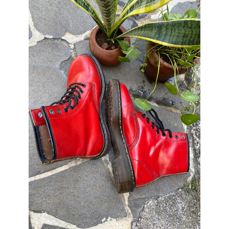 DR MARTENS MADE IN ENGLAND SIZE 39 / 40 DOCMART  RED CHILI ORIGINAL BOOTS MARTIN SEPATU HAK TINGGI S
