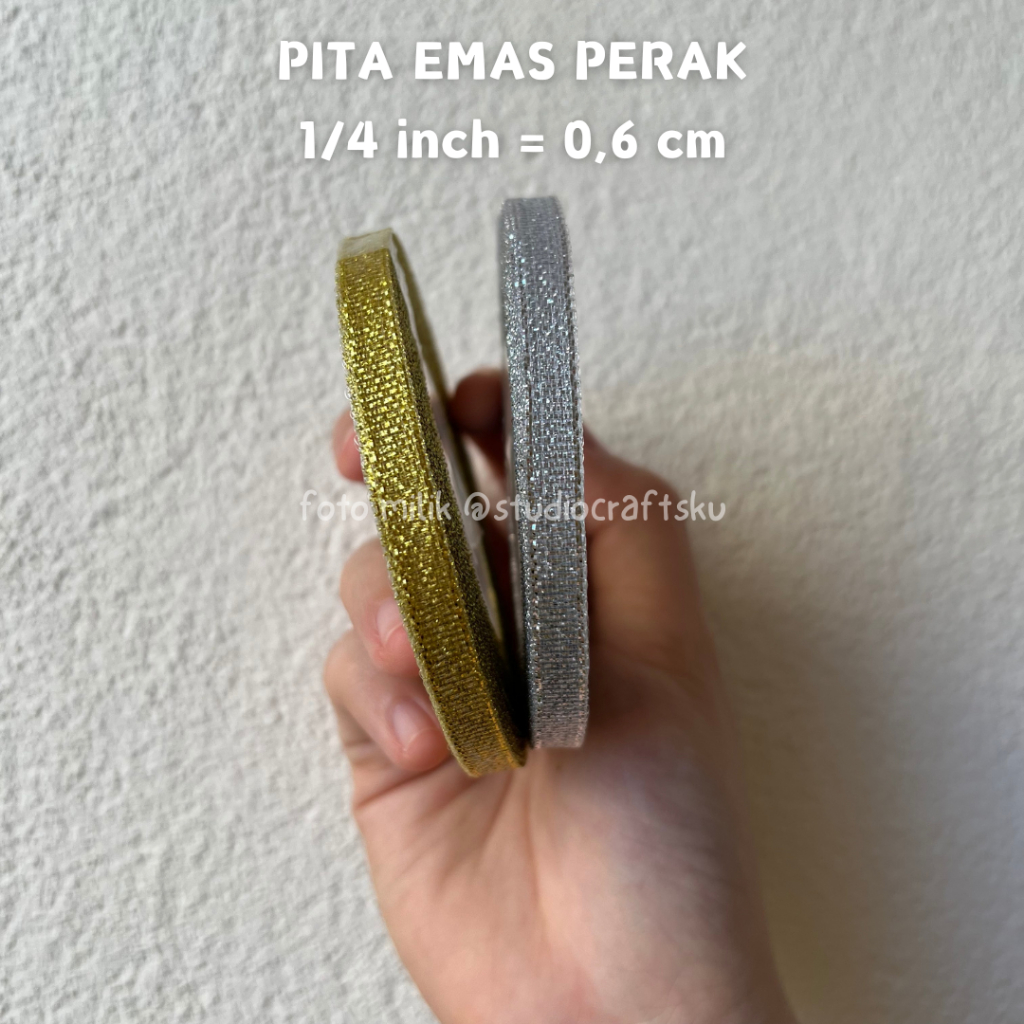 

Pita Emas Perak Pita Gold Silver 1/4 INCH = 0,6 CM | Pita Emas Perak 1/4" Pita Gold Silver 1/4in