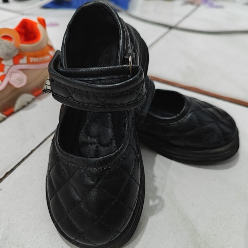 PreLoved Sepatu Sekolah Anak PAUD/TK. PANTOFEL DAN OLAHRAGA