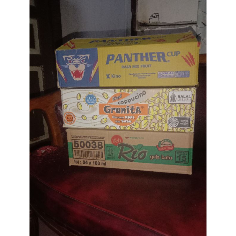 

kardus minuman cup random