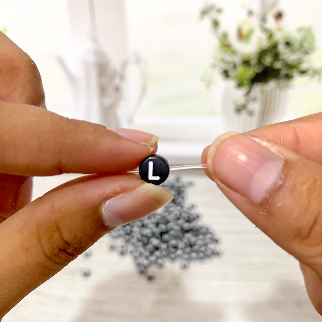 1 Bungkus 500gr Manik-Manik Alfabet Hitam Mini MN1304