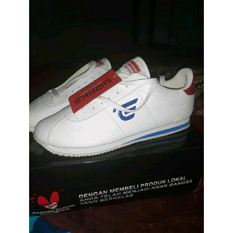 sepatu dorks sneaker original