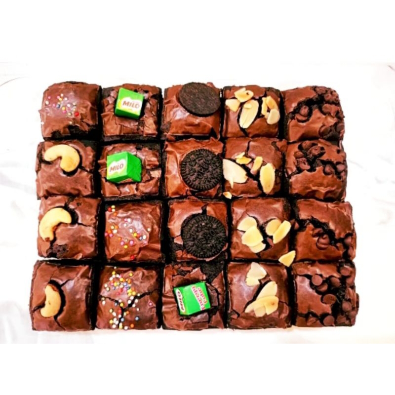 

Fudgy Brownies 20 pcs/Bolu Ultah/Birthday Cake/Aldora Bakery