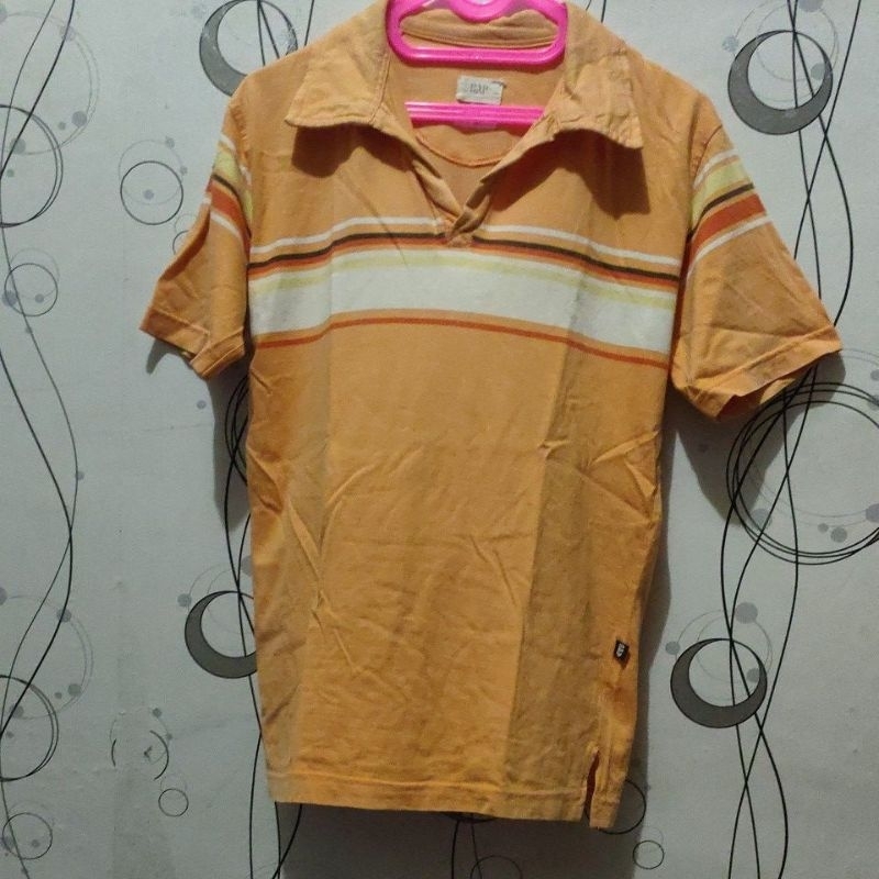 kaos kerah GAP orange size s fit m second kondisi no minus