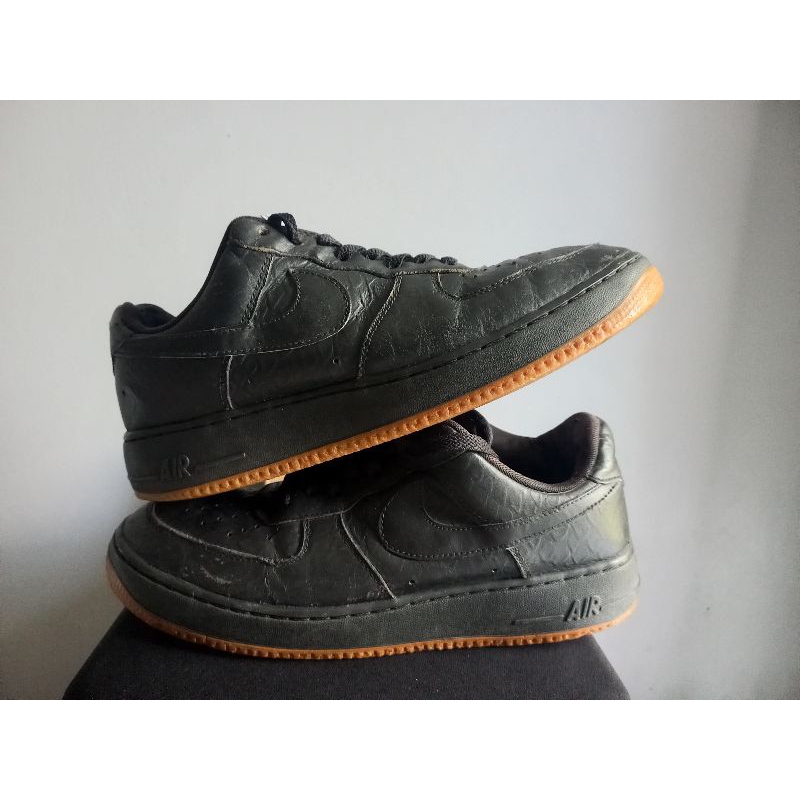 Air Force 1 Black Croc Gum