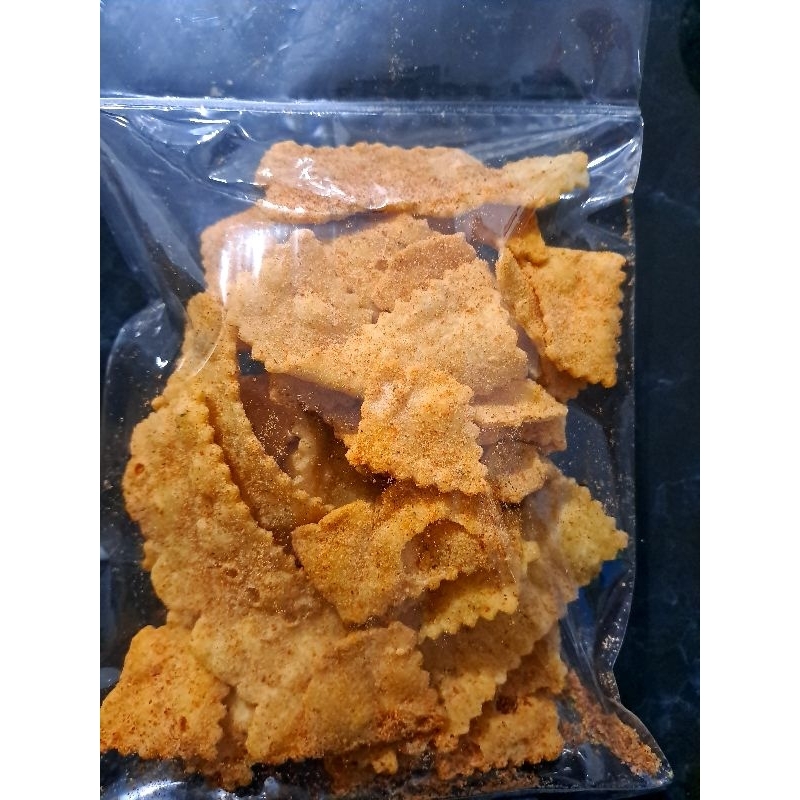 

kripik pangsit pedas gurih 125 gr / kripik pangsit seledri gurih asin 125 gr / krupuk pangsit
