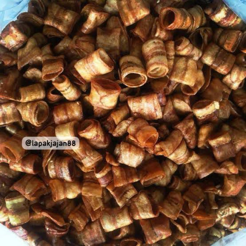 

SNACK KERIPIK PISANG GULUNG KARAMEL / BANANA ROLLE CHIPS 250 GRAM