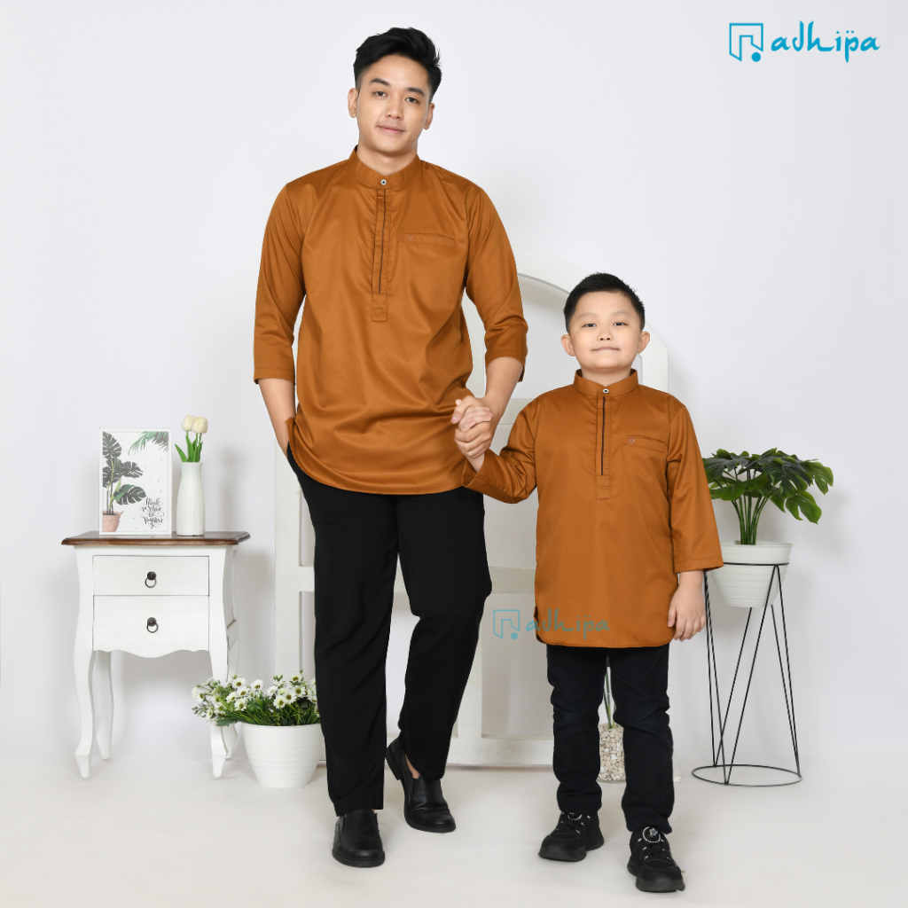 Adhipa Koko Kurta Couple Omar warna Coklat Caramel