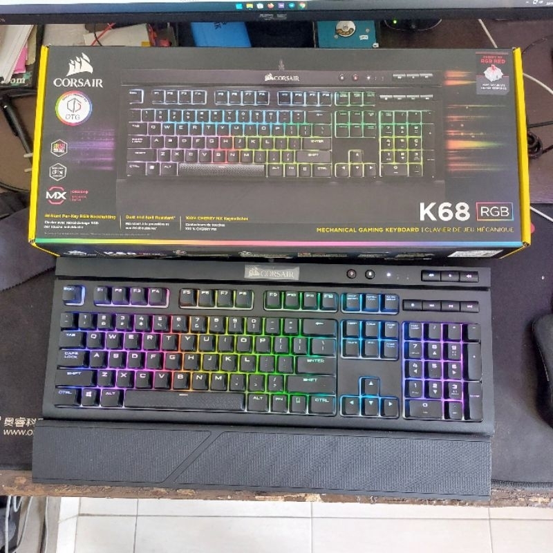 keyboard corsair K68 RGB mechanical gaming