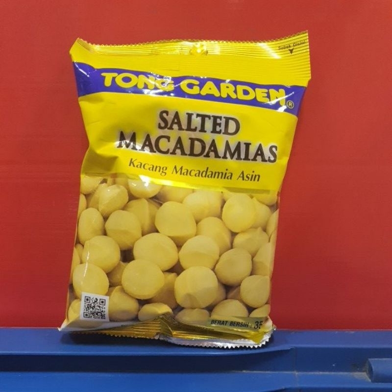 

Tong Garden Salted Macadamias 35gr