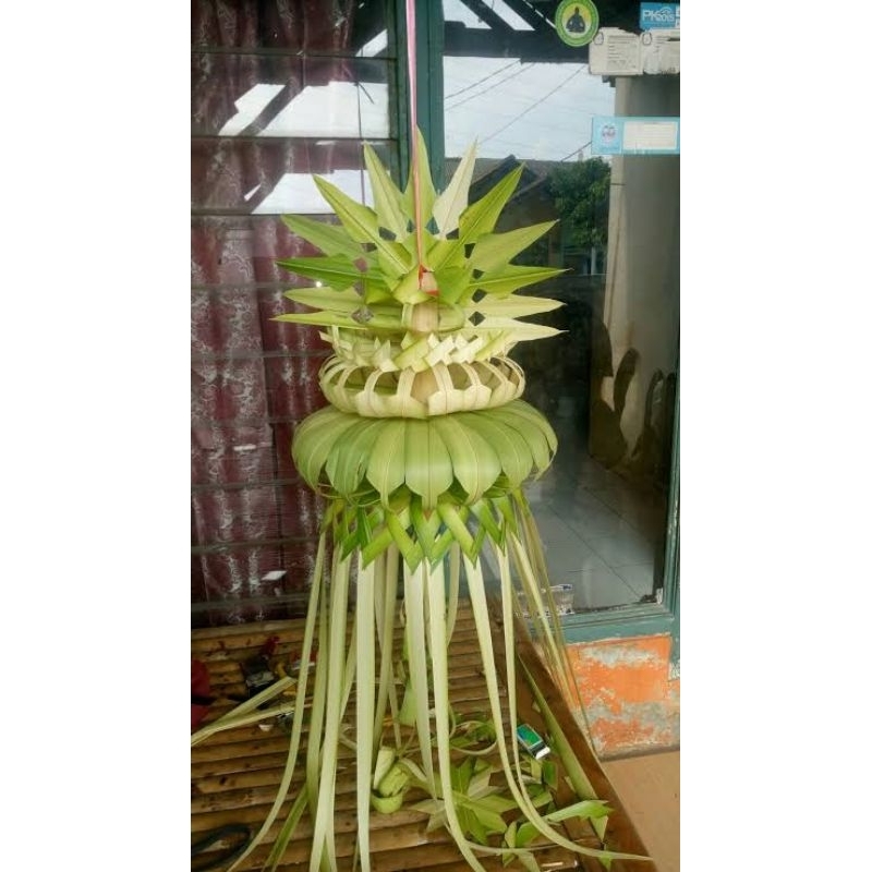 Janur Pernikahan Gantung