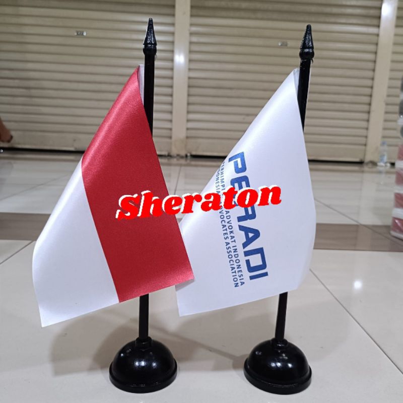 

tiang kayu meja+bendera PERADI+Indonesia