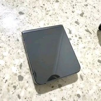 Samsung Z Flip 5 Second