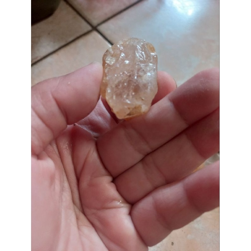 batu cendana serat emas