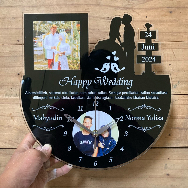 Kado Pernikahan Custom 2 Foto Desain Islami Jam Dinding Custom