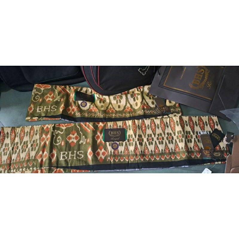 SARUNG BHS ROYAL GOLD