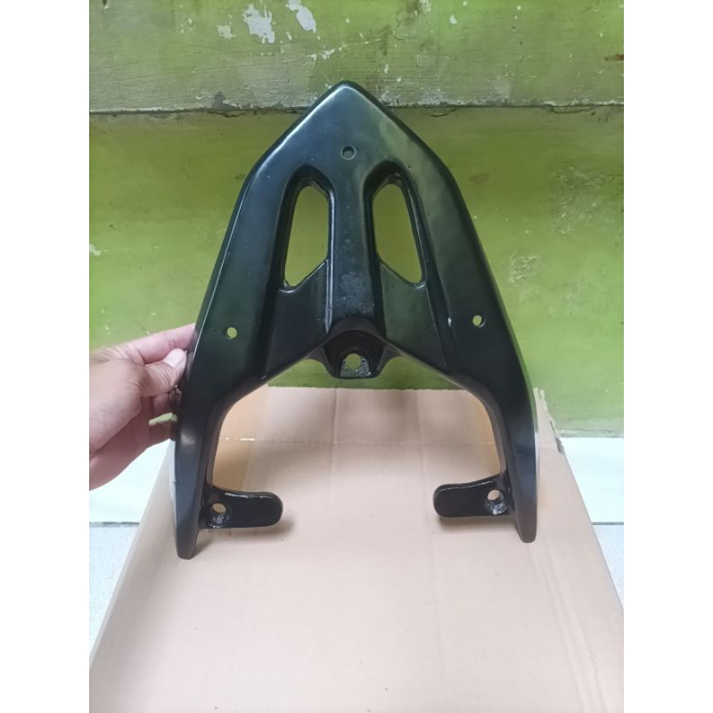 Bracket Box Suzuki Address 110 Old Behel Belakang address 110 breket top box address old