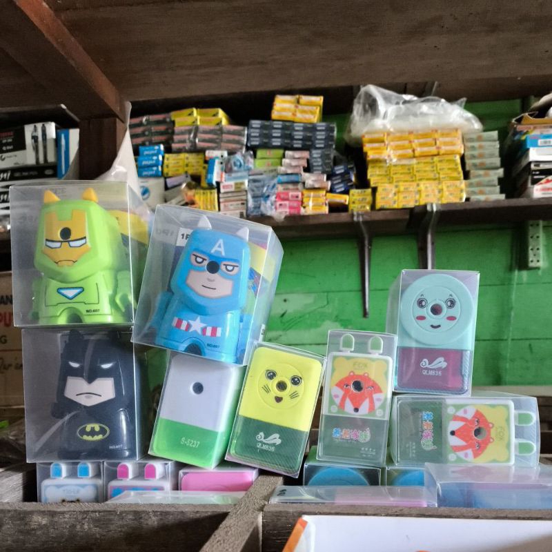 

Rautan putar untuk meraut pensil motif kartun lucu