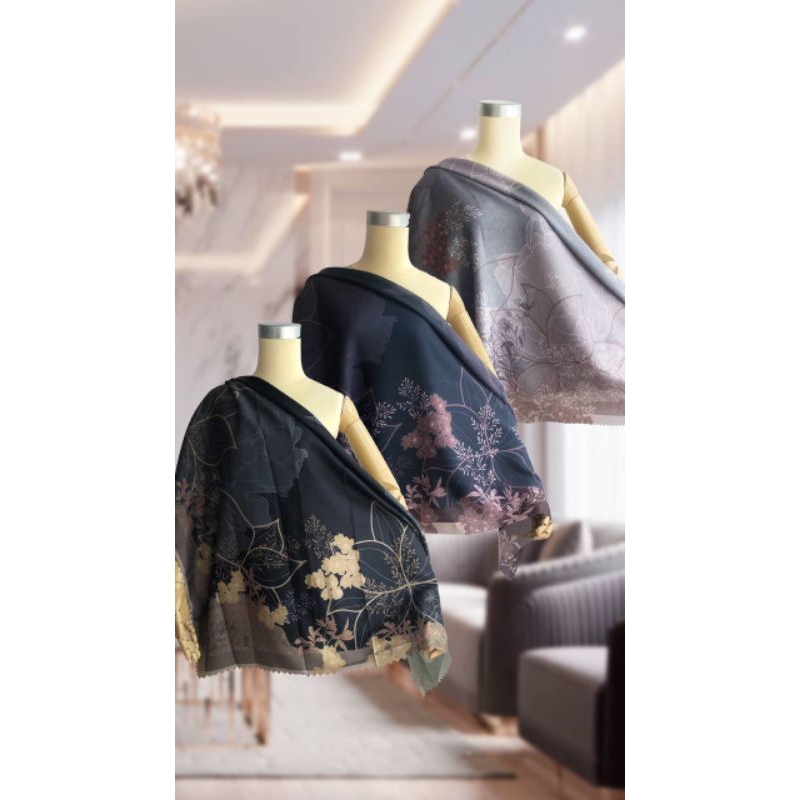 NARAYA BLACK/ HIJAB SEGI EMPAT 130*130 CM/KATUN VOAL MOTIF