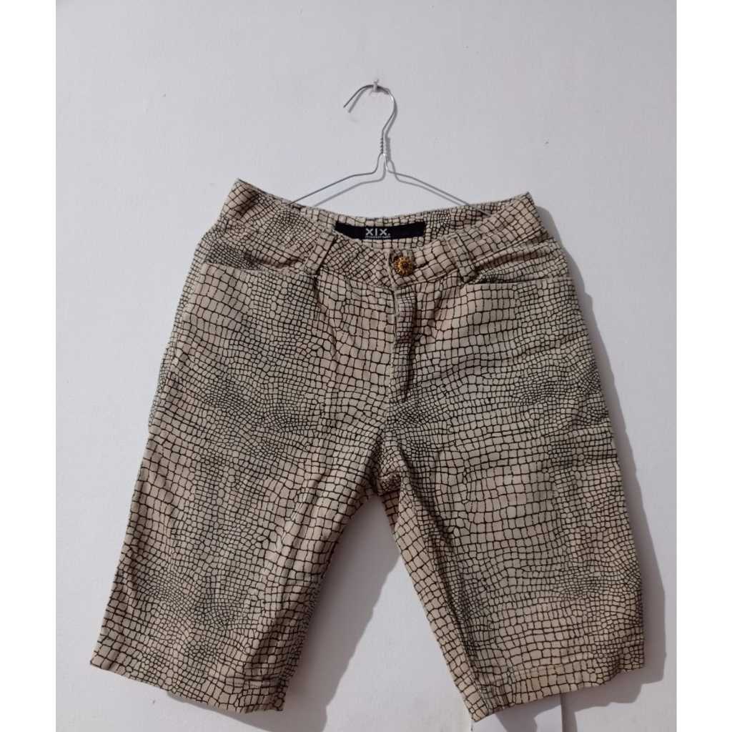 PRELOVED CELANA PENDEK WANITA CORAK KOTAK KOTAK WARNA KUNING