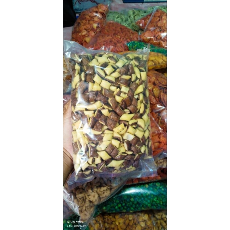 

Snack Uenak Panpang Rasa Coklat Isi 500gr