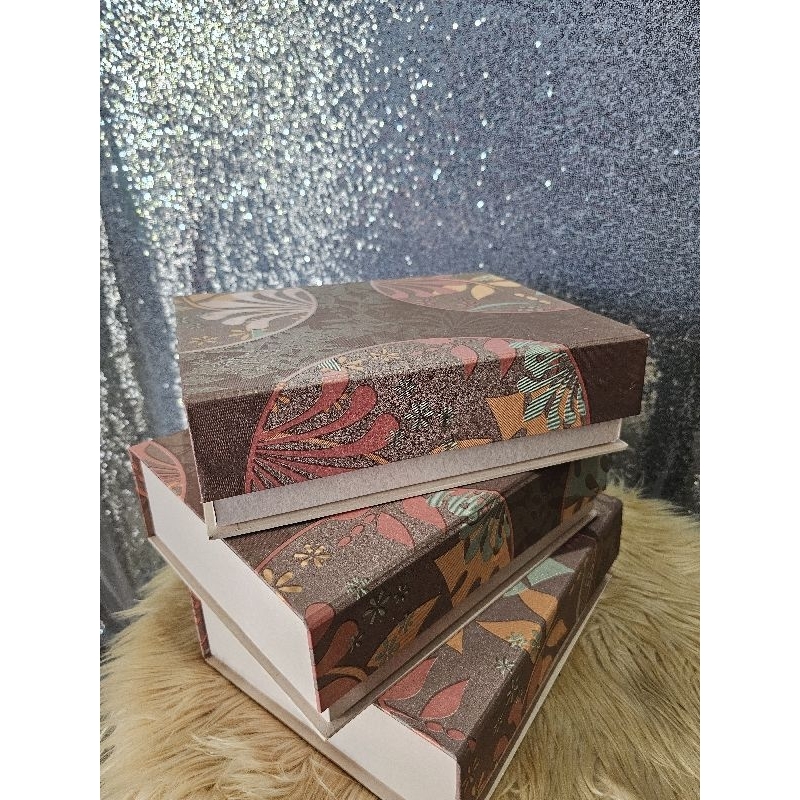 

Box Magnet 25 x 20 x 7