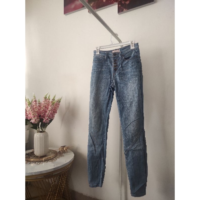 Preloved Guess Jeans