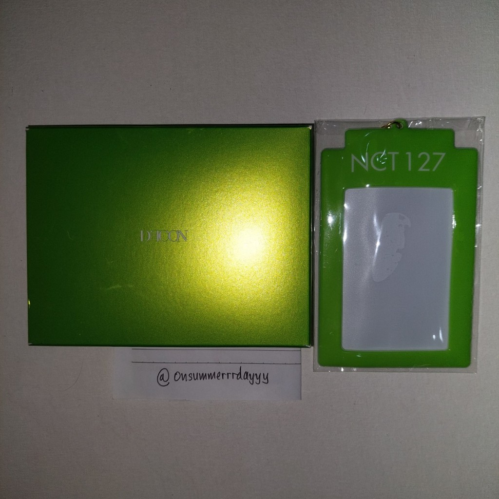 Card Holder Photocard DICON Hijau KPOP (cahol) NCT 127 Album universe unsealed  jaehyun jungwoo pc j
