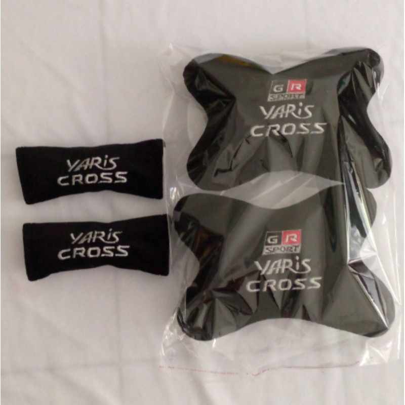 aksesoris interior bantal mobil Toyota Yaris cross