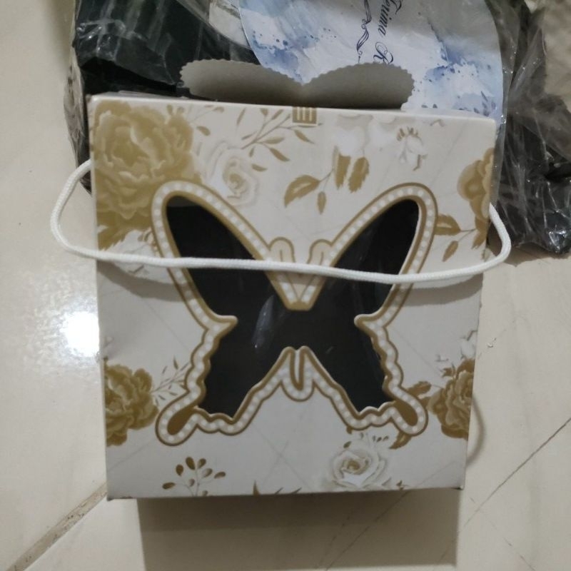 

Box souvenir Ukuran 12,5x12,5x5,5