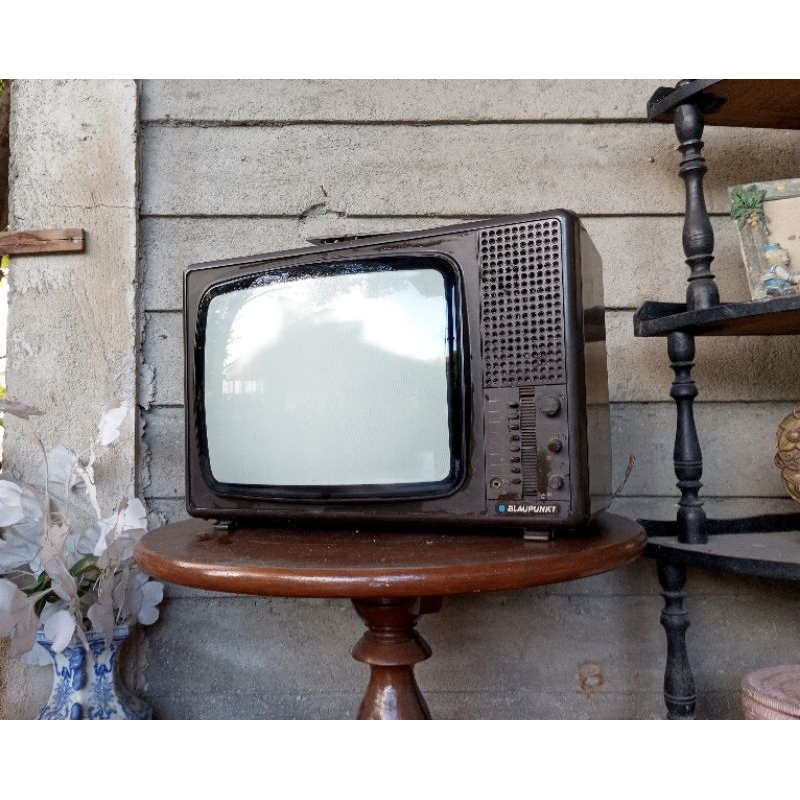 Televisi TV Jadul Antik Vintage Merk Blaupunk Lawas Tua Kuno Retro Dekorasi Pajangan Rumah Dinding