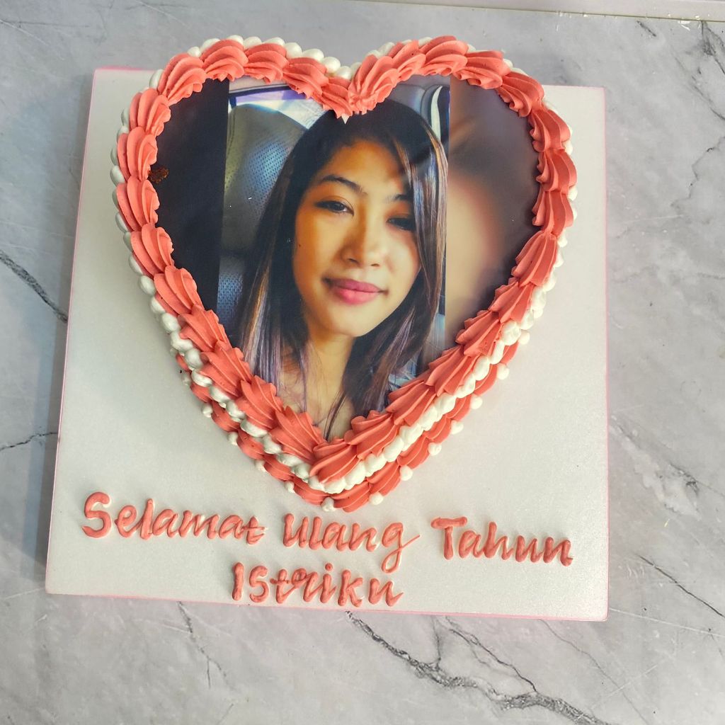 

Kue Ulang Tahun/Birthday Cake/Kue Ulang Tahun Edible Love