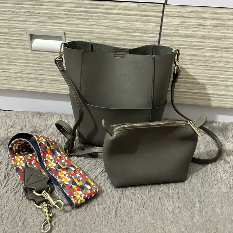 PRELOVED TAS HUSH PUPPIES