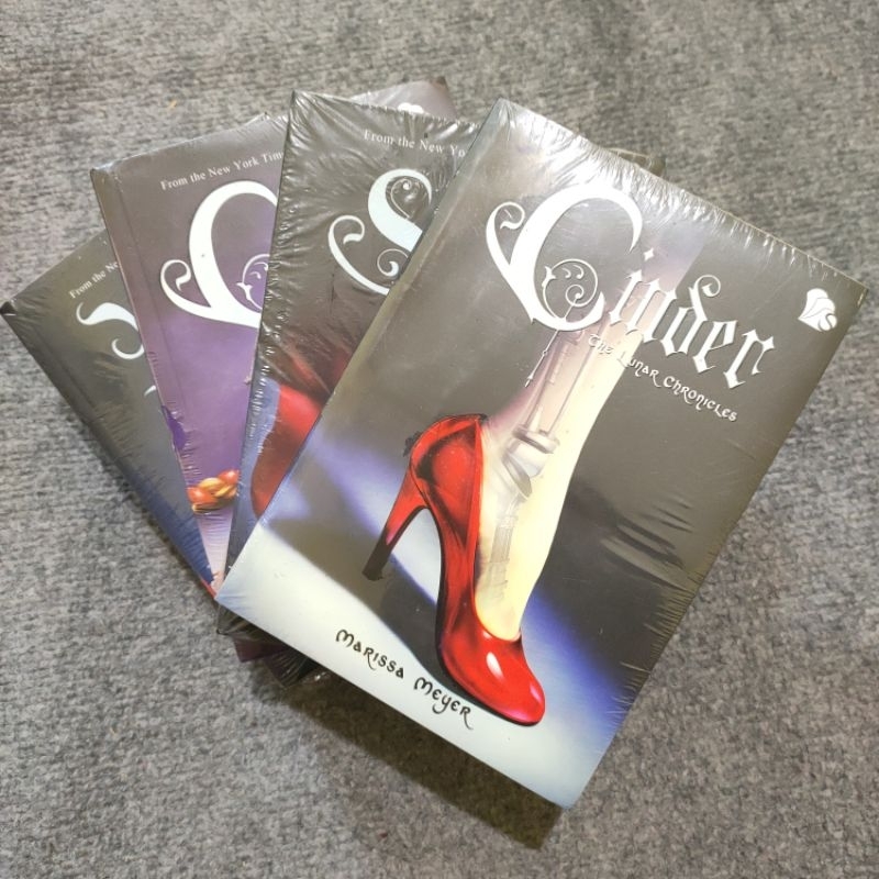 (BARU - SEGEL - ORIGINAL) NOVEL LUNAR CHRONICLES - MARISSA MEYER - CINDER CRESS SCARLETT WINTER - SE