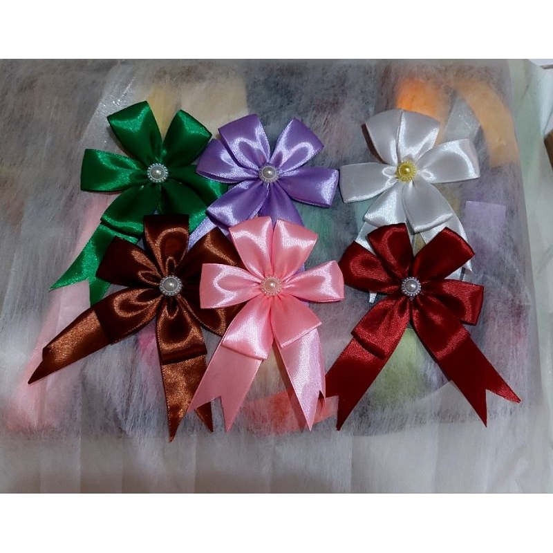 

Pita Satin Winner Hampers Gift Box Bulat