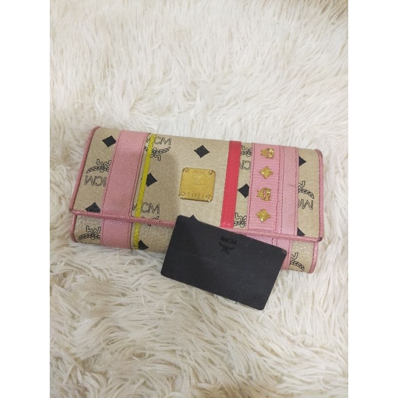 // PRELOVED DOMPET MCM //